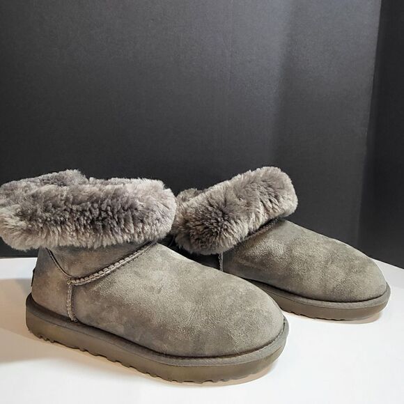 Ugg Classic Gray Ankle Short Boots - Picture 4 of 7